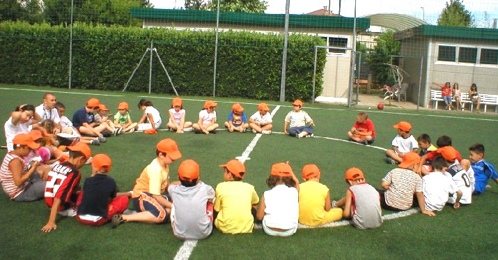 Foto di bambini e ragazzi al Club Tennis Ceriano